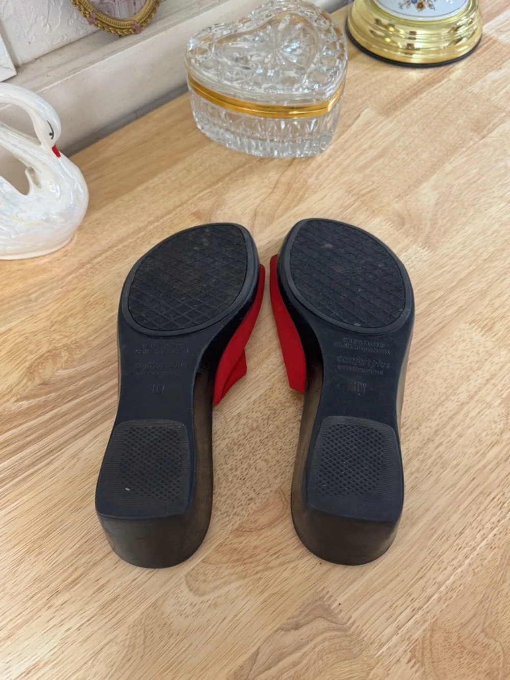 Y2K Comfort Plus By Predictions Red Ruched Slip On Wedge Sandals Size 11W